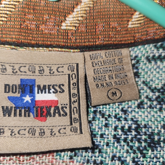 * Don't Mess With Texas Tapestry Vest - Picture 2 of 2